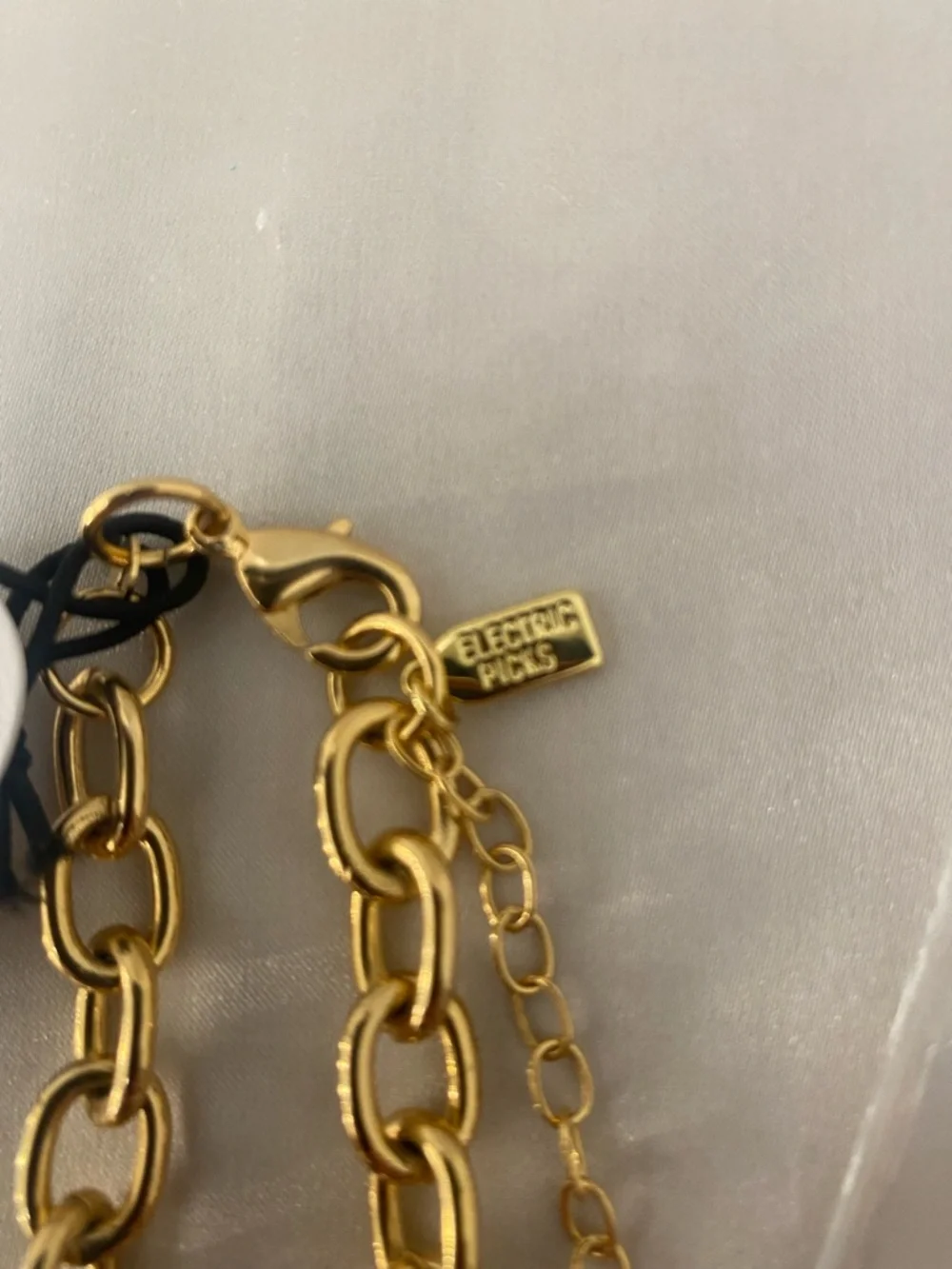 NEW Electric Picks Jewelry Oval Link Necklace Gold Tone - Picture 5 of 5